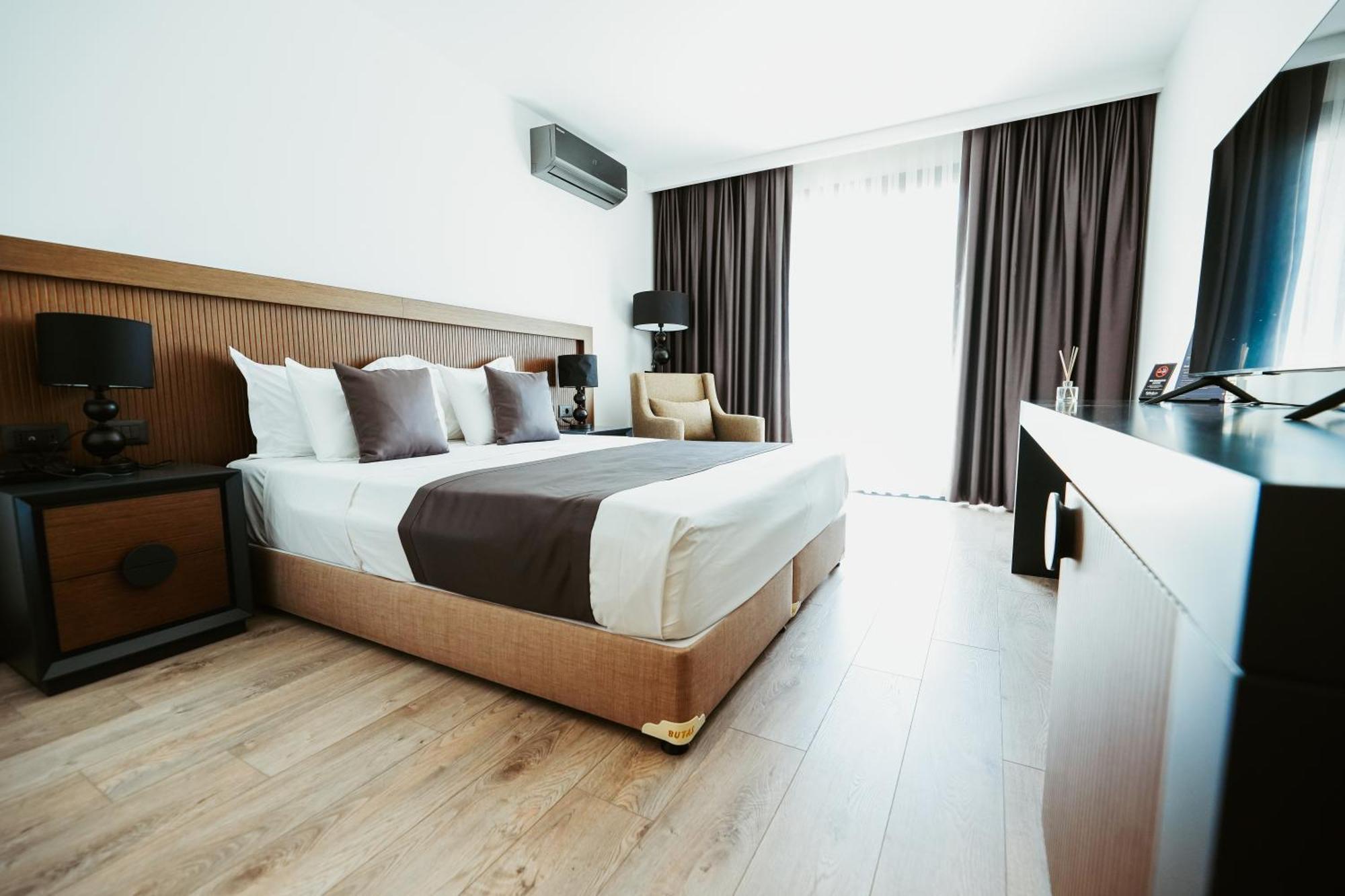 Palladium Beach Hotel- Private Beach Included Dhermi Exterior photo
